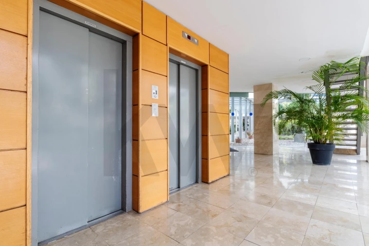 Apartamento T4 para Venda em Campolide Foto 53