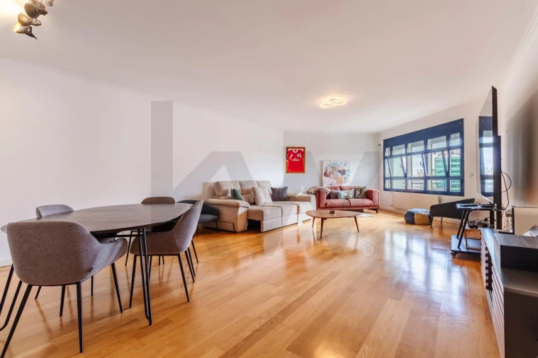 Apartamento T4 para Venda em Campolide Foto 2