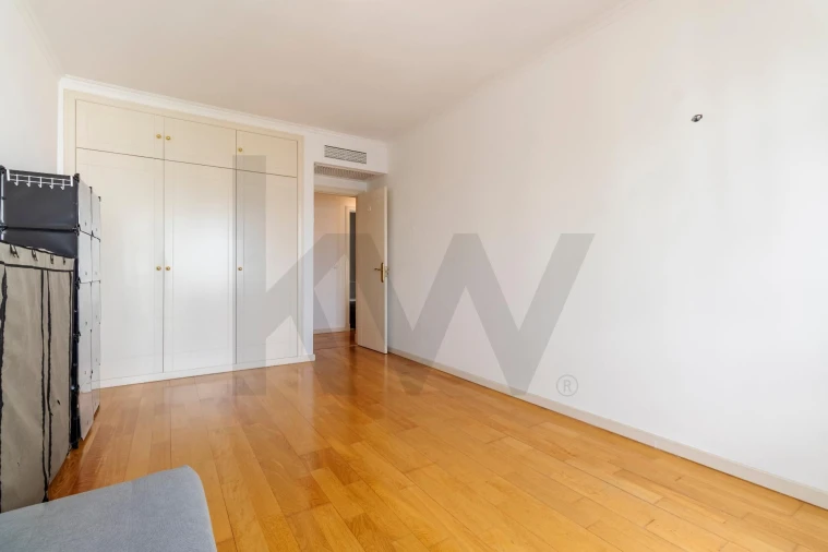 Apartamento T4 para Venda em Campolide Foto 44