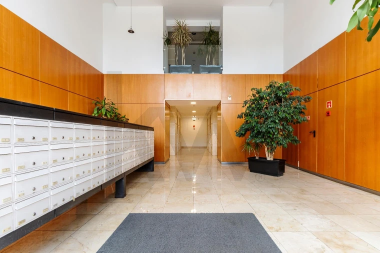 Apartamento T4 para Venda em Campolide Foto 49