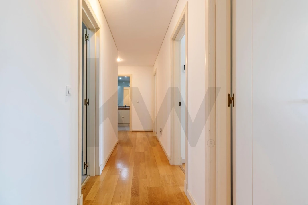 Apartamento T4 para Venda em Campolide Foto 27