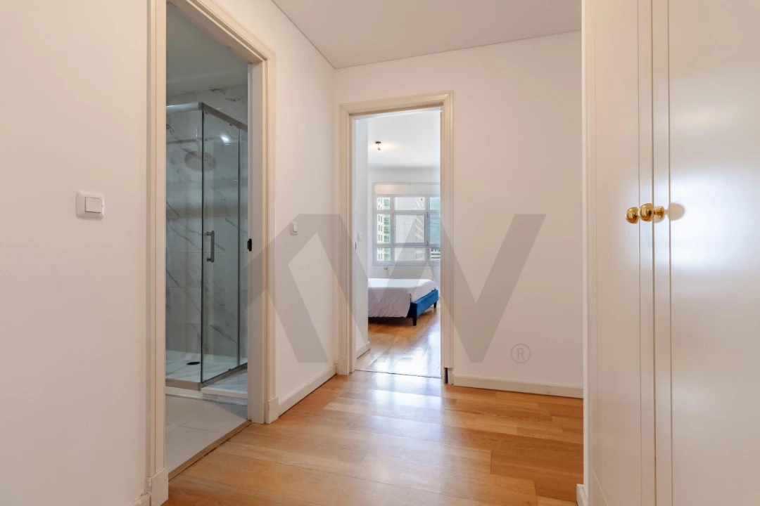 Apartamento T4 para Venda em Campolide Foto 20