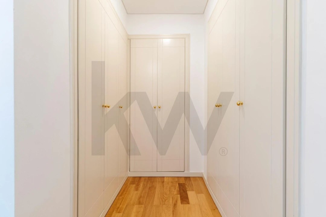 Apartamento T4 para Venda em Campolide Foto 32