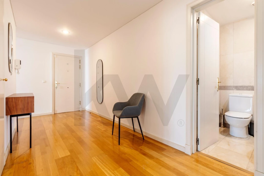 Apartamento T4 para Venda em Campolide Foto 17