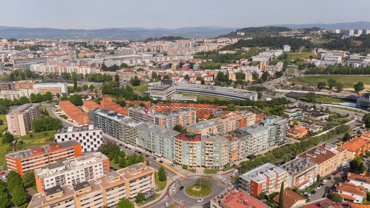 Apartamento T2 para Venda em Nogueiró e Tenões Foto 22