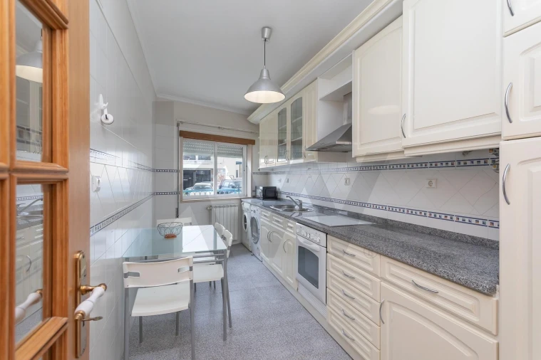 Apartamento T2 para Venda em Caparica e Trafaria Foto 8