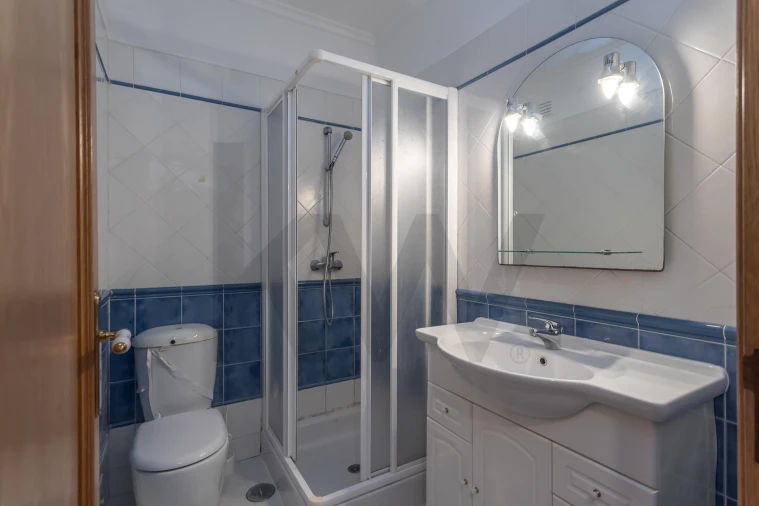 Apartamento T2 para Venda em Caparica e Trafaria Foto 11