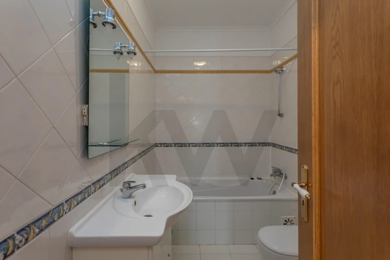 Apartamento T2 para Venda em Caparica e Trafaria Foto 12