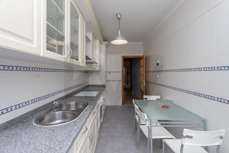 Apartamento T2 para Venda em Caparica e Trafaria Foto 9