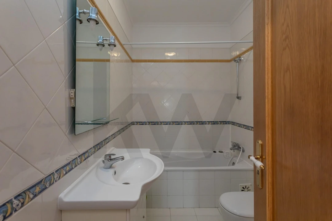 Apartamento T2 para Venda em Caparica e Trafaria Foto 12