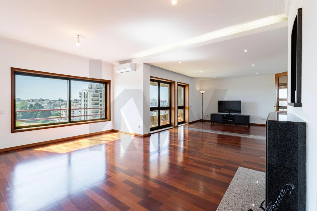 Apartamento T3 para Venda em São João da Madeira Foto 1