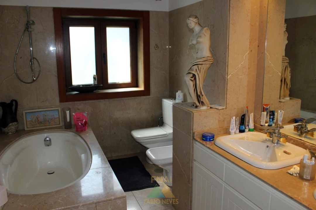 Moradia T4 para Venda em Sequeira Foto 26