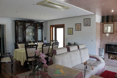 Moradia T4 para Venda em Sequeira