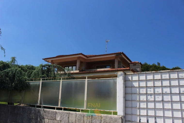 Moradia T4 para Venda em Sequeira Foto 3