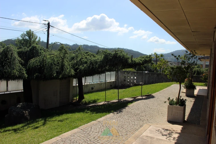 Moradia T4 para Venda em Sequeira Foto 7