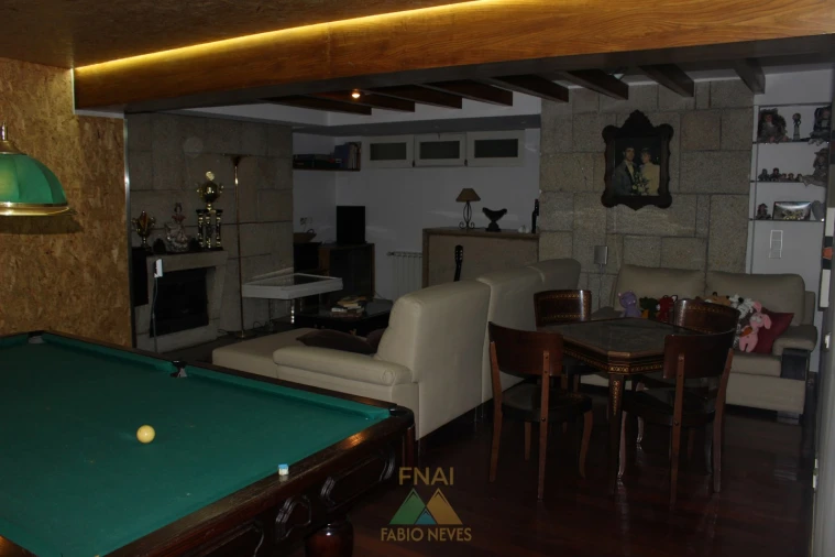 Moradia T4 para Venda em Sequeira Foto 9