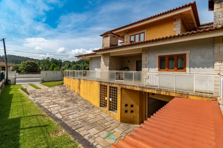 Moradia T4 para Venda em Sequeira Foto 8