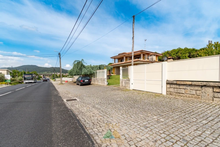 Moradia T4 para Venda em Sequeira Foto 17