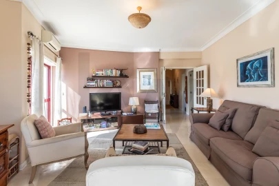 Apartamento T4 para Venda em Algés, Linda-A-Velha e Cruz Quebrada-Dafundo