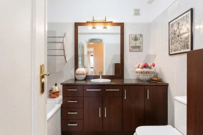 Apartamento T4 para Venda em Algés, Linda-A-Velha e Cruz Quebrada-Dafundo