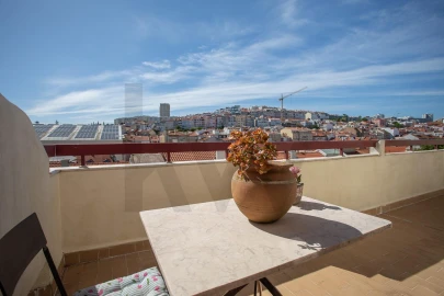 Apartamento T4 para Venda em Algés, Linda-A-Velha e Cruz Quebrada-Dafundo