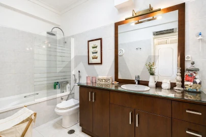 Apartamento T4 para Venda em Algés, Linda-A-Velha e Cruz Quebrada-Dafundo