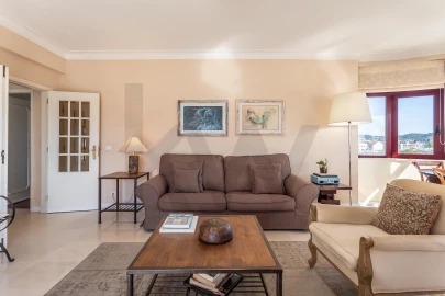 Apartamento T4 para Venda em Algés, Linda-A-Velha e Cruz Quebrada-Dafundo