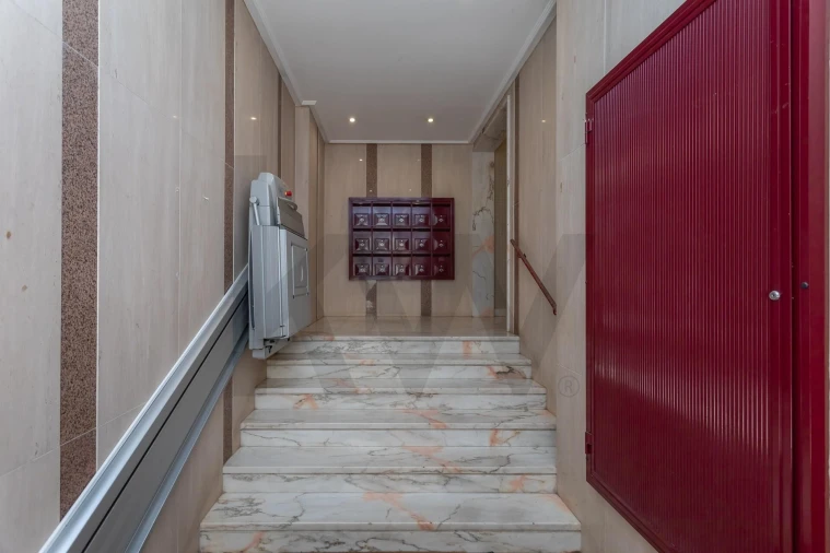 Apartamento T4 para Venda em Algés, Linda-A-Velha e Cruz Quebrada-Dafundo Foto 28