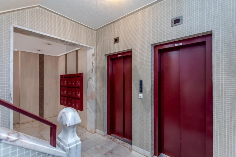 Apartamento T4 para Venda em Algés, Linda-A-Velha e Cruz Quebrada-Dafundo Foto 27