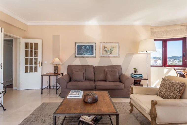 Apartamento T4 para Venda em Algés, Linda-A-Velha e Cruz Quebrada-Dafundo Foto 2