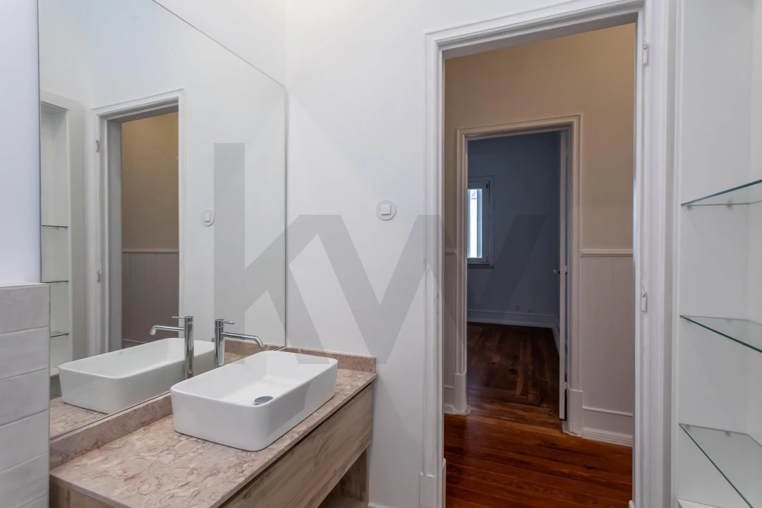 Apartamento T5 para Venda em Arroios Foto 17