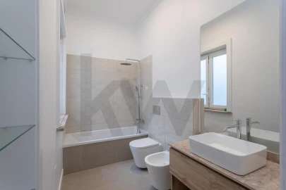 Apartamento T5 para Venda em Arroios