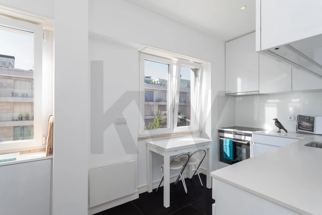 Apartamento T2 para Arrendamento em Santo António Foto 11