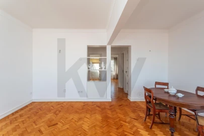 Apartamento T2 para Arrendamento em Santo António