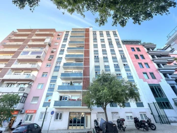 Apartamento T2 para Arrendamento em Santo António