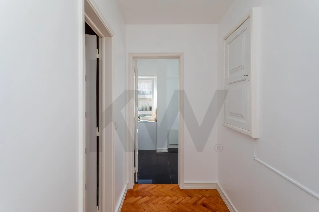 Apartamento T2 para Arrendamento em Santo António Foto 13