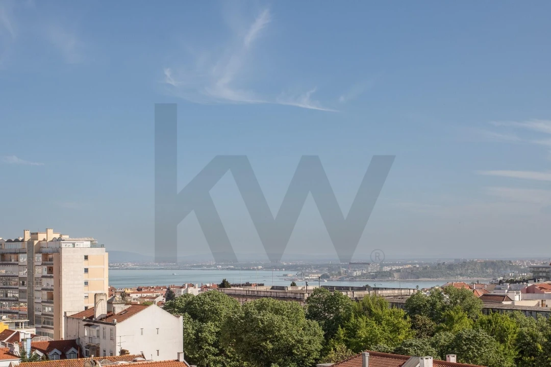 Apartamento T2 para Arrendamento em Santo António Foto 14