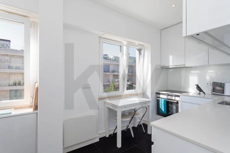 Apartamento T2 para Arrendamento em Santo António Foto 11