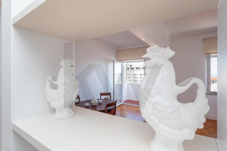 Apartamento T2 para Arrendamento em Santo António Foto 29