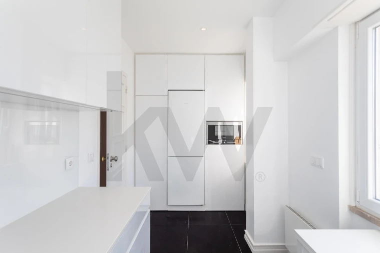 Apartamento T2 para Arrendamento em Santo António Foto 6