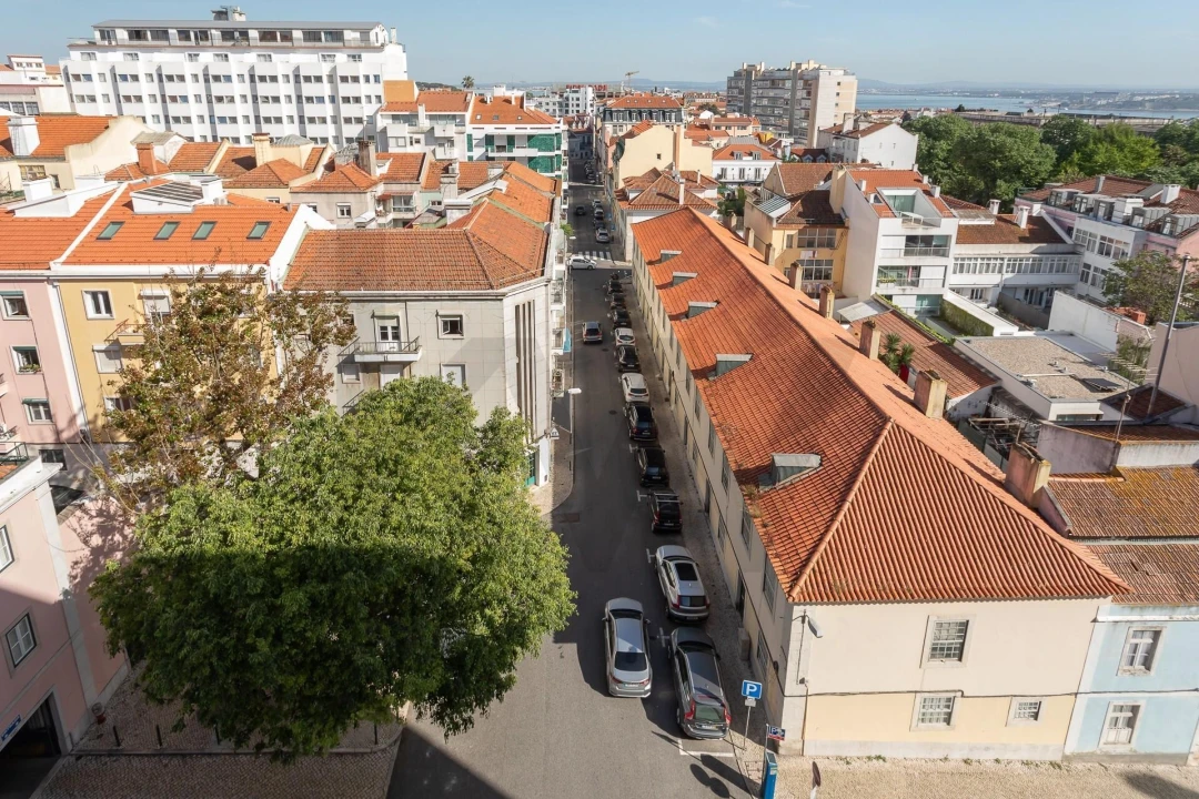 Apartamento T2 para Arrendamento em Santo António Foto 16