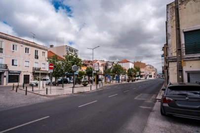 Prédio para Venda em Póvoa de Santo Adrião e Olival Basto