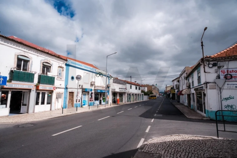 Prédio para Venda em Póvoa de Santo Adrião e Olival Basto Foto 2
