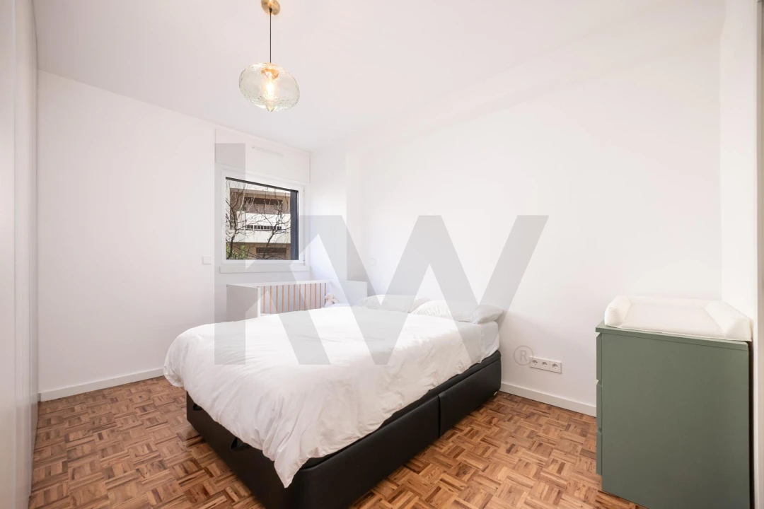 Apartamento T4 para Venda em Santo Antonio dos Olivais Foto 13