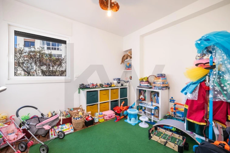 Apartamento T4 para Venda em Santo Antonio dos Olivais Foto 20