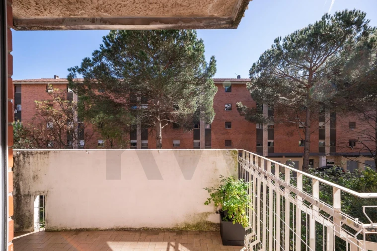 Apartamento T4 para Venda em Santo Antonio dos Olivais Foto 23