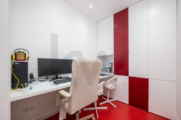 Apartamento T4 para Venda em Santo Antonio dos Olivais Foto 11