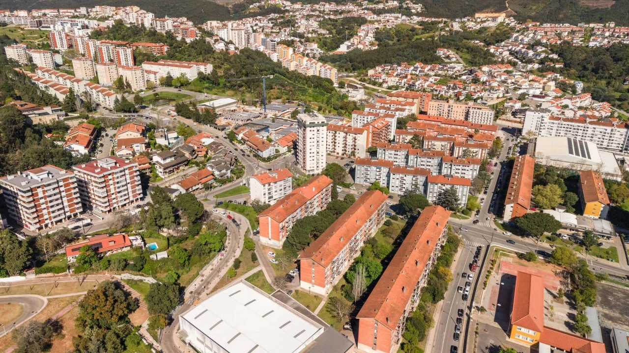 Apartamento T4 para Venda em Santo Antonio dos Olivais Foto 26