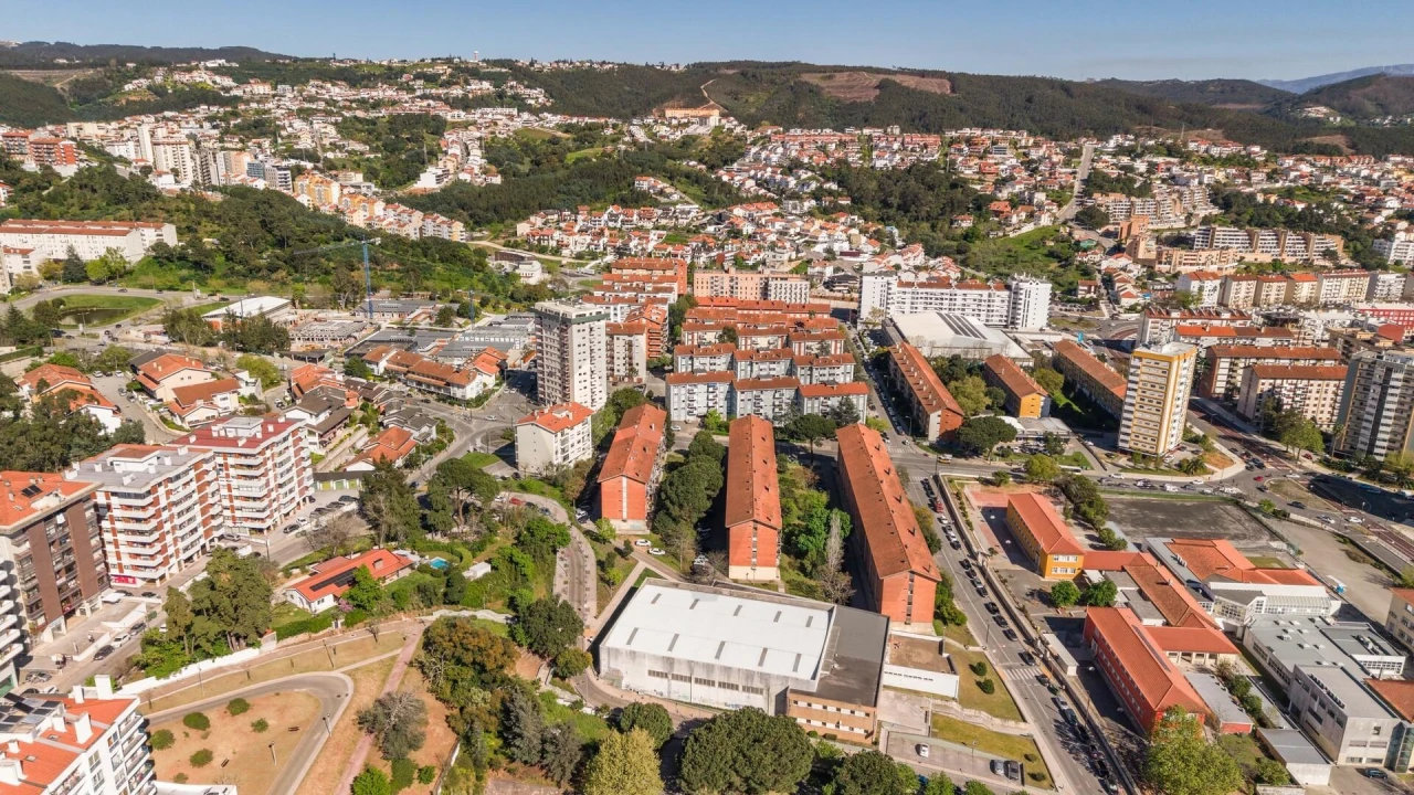 Apartamento T4 para Venda em Santo Antonio dos Olivais Foto 27