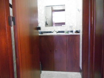 Armazém para Venda em Algueirão-Mem Martins